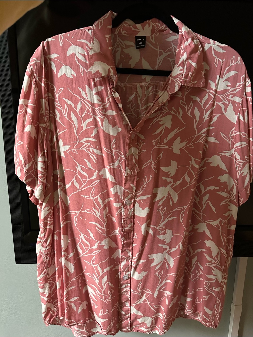 SHEIN Dusty Pink White Floral Short-Sleeve Hawaiian shirt
